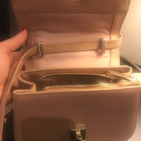 Primadonna Saddle Purse - Picture 4 of 6